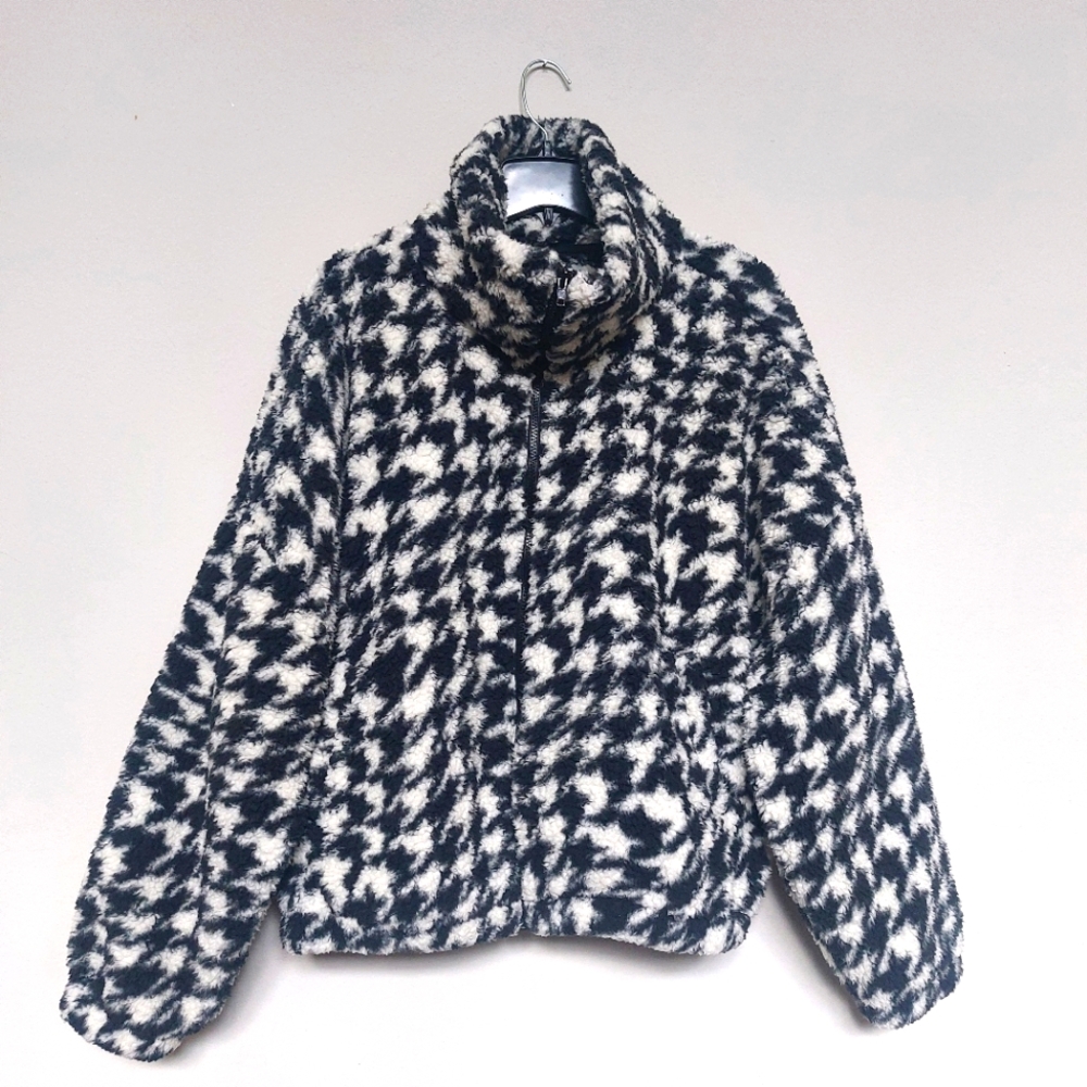 SO XL Black and White Faux Fur Jacket.